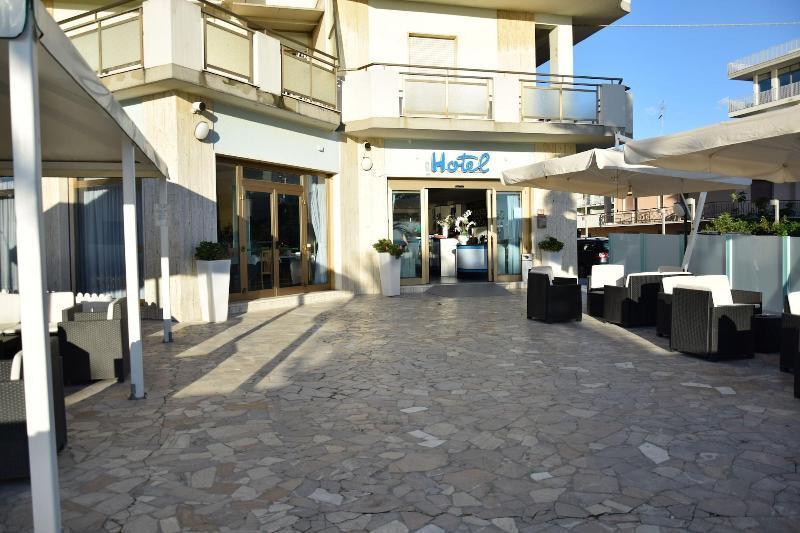 Hotel Petite Fleur Альба-Адриатика Экстерьер фото