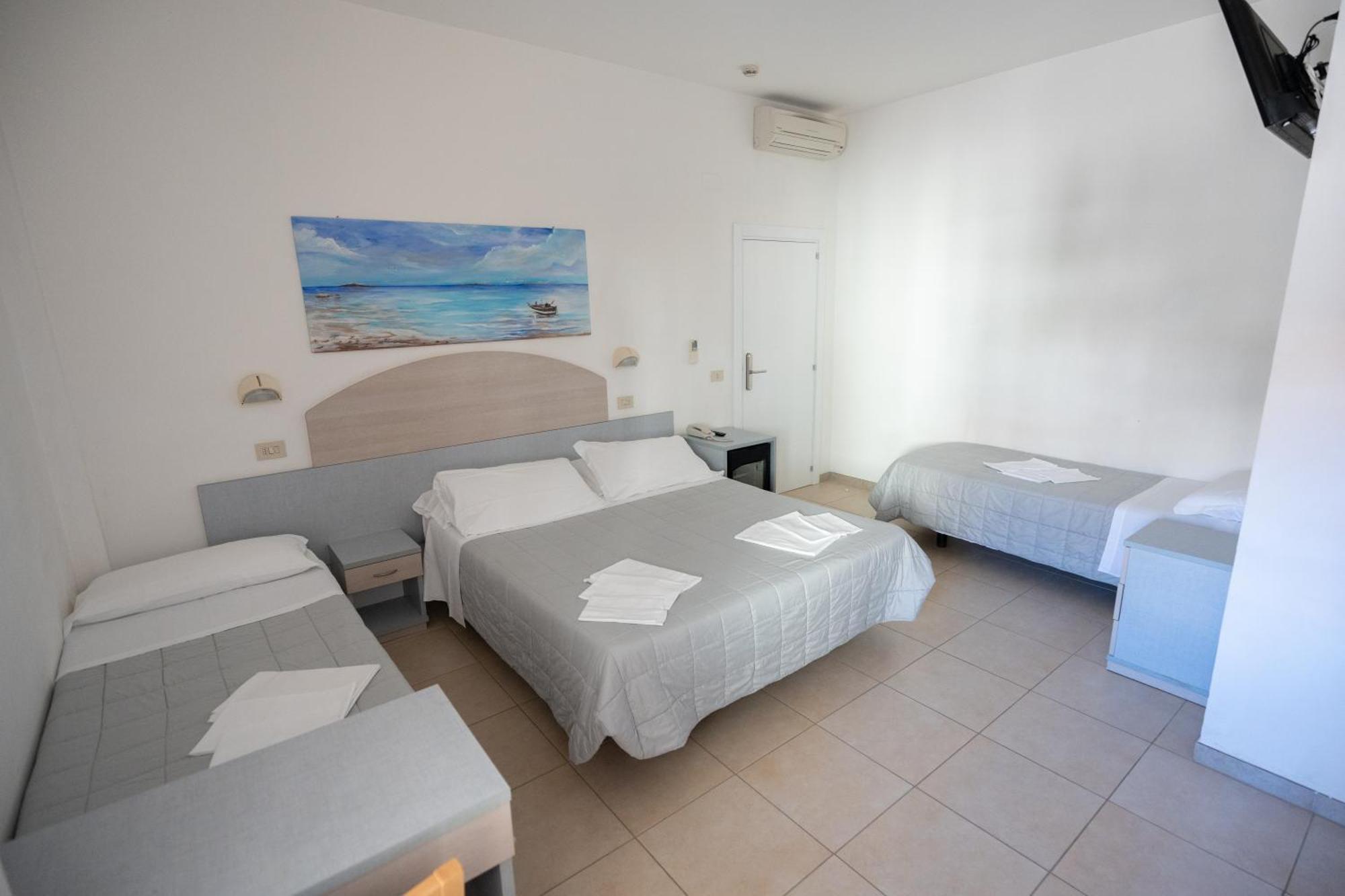 Hotel Petite Fleur Альба-Адриатика Экстерьер фото